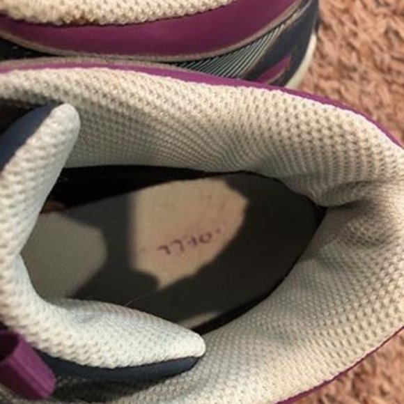 Merrell Women's Size 5.5M Mid Hiking Shoes - Picture 4 of 5